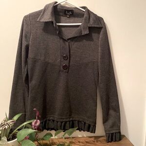 Ruelle shirt 🌺 sz M